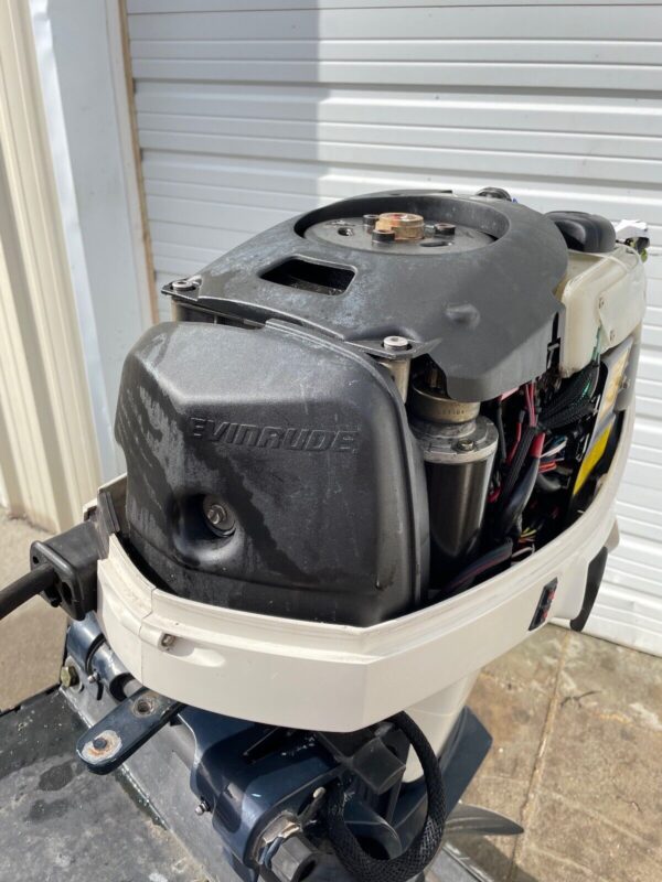 2006 Evinrude Etec 60HP Outboard Engine 2 Stroke 20″ Shaft With Rigging - Image 3