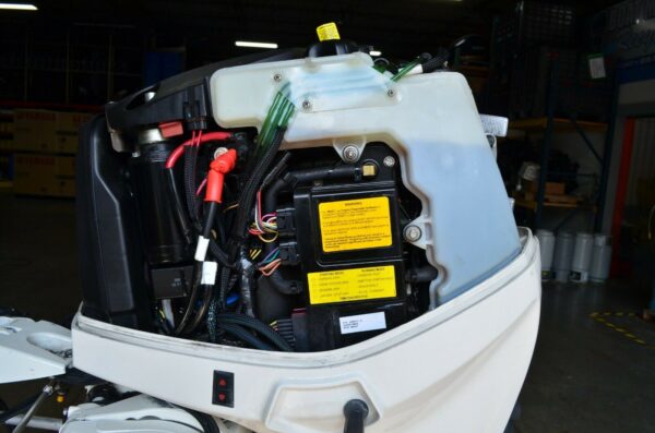 2010 Evinrude 90hp E-TEC 2 Stroke 25in-Tiller-Outboard Motor - Image 4
