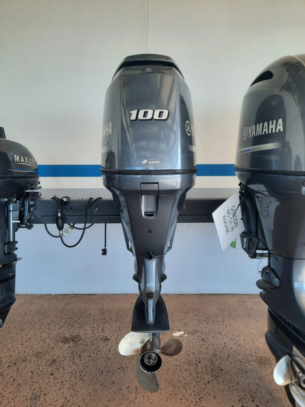 2013 Yamaha F100DETL 100hp 4-stroke 20” outboard-motor