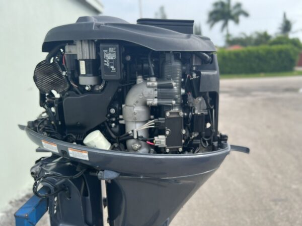 2017 Yamaha 115hp 4-Stroke 25-Shaft Outboard motor - Image 4