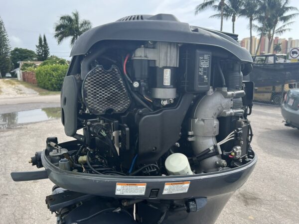 2017 Yamaha 115hp 4-Stroke 25-Shaft Outboard motor - Image 3