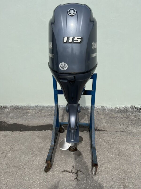 2017 Yamaha 115hp 4-Stroke 25-Shaft Outboard motor