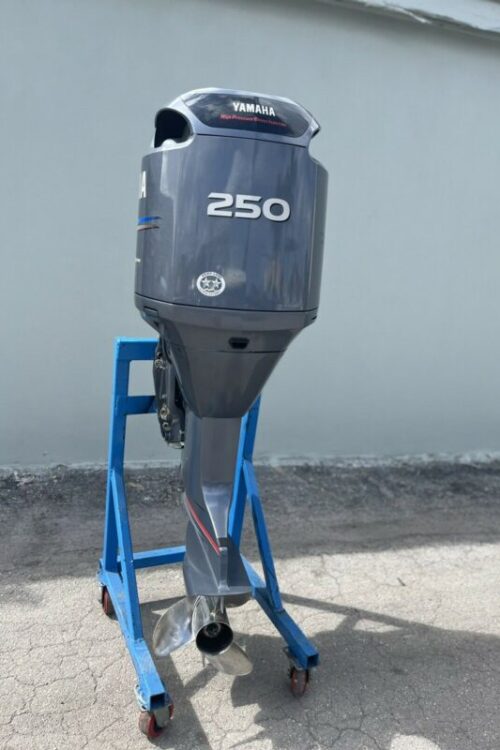 2003 250HP YAMAHA HPDI TWO STROKE OUTBOARD MOTOR WITH 25″ SHAFT