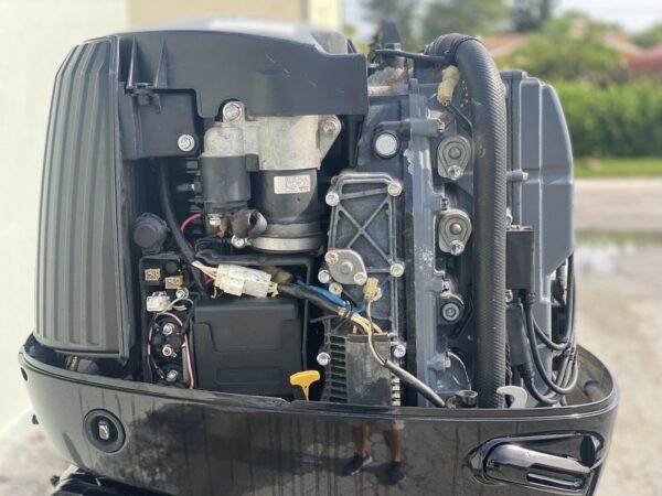 2006 Suzuki 115HP 4 Stroke 25” Outboard Motor - Image 3