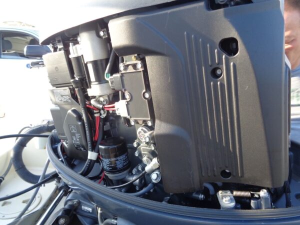2017 Yamaha 150hp 4-Stroke 20” Outboard Motor - Image 4