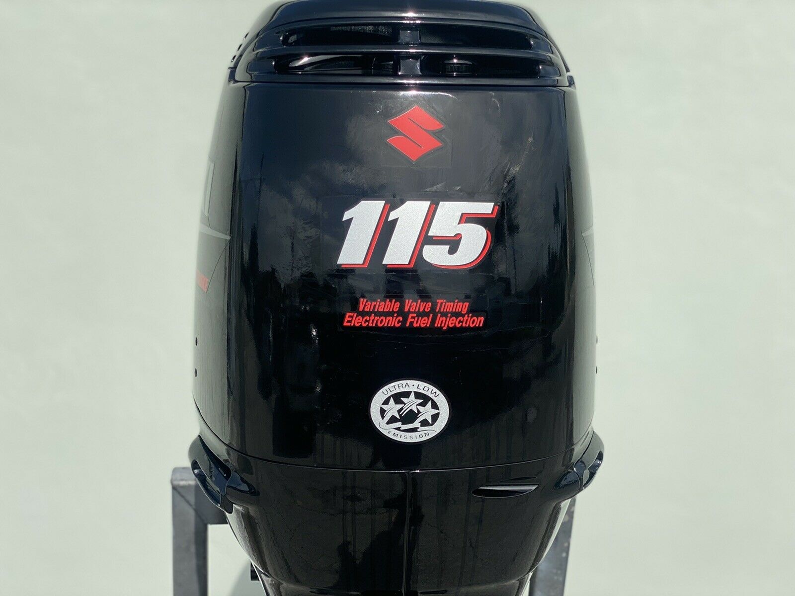 2006 Suzuki 115HP 4 Stroke 25” Outboard Motor - Image 2