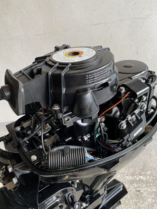 2010 Mercury 9.9hp 4 Stroke 15” Outboard Motor with Handle - Image 3
