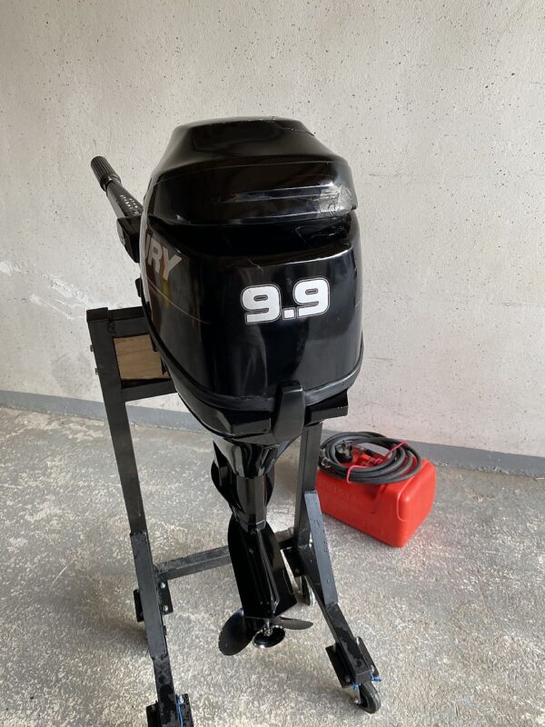 2010 Mercury 9.9hp 4 Stroke 15” Outboard Motor with Handle