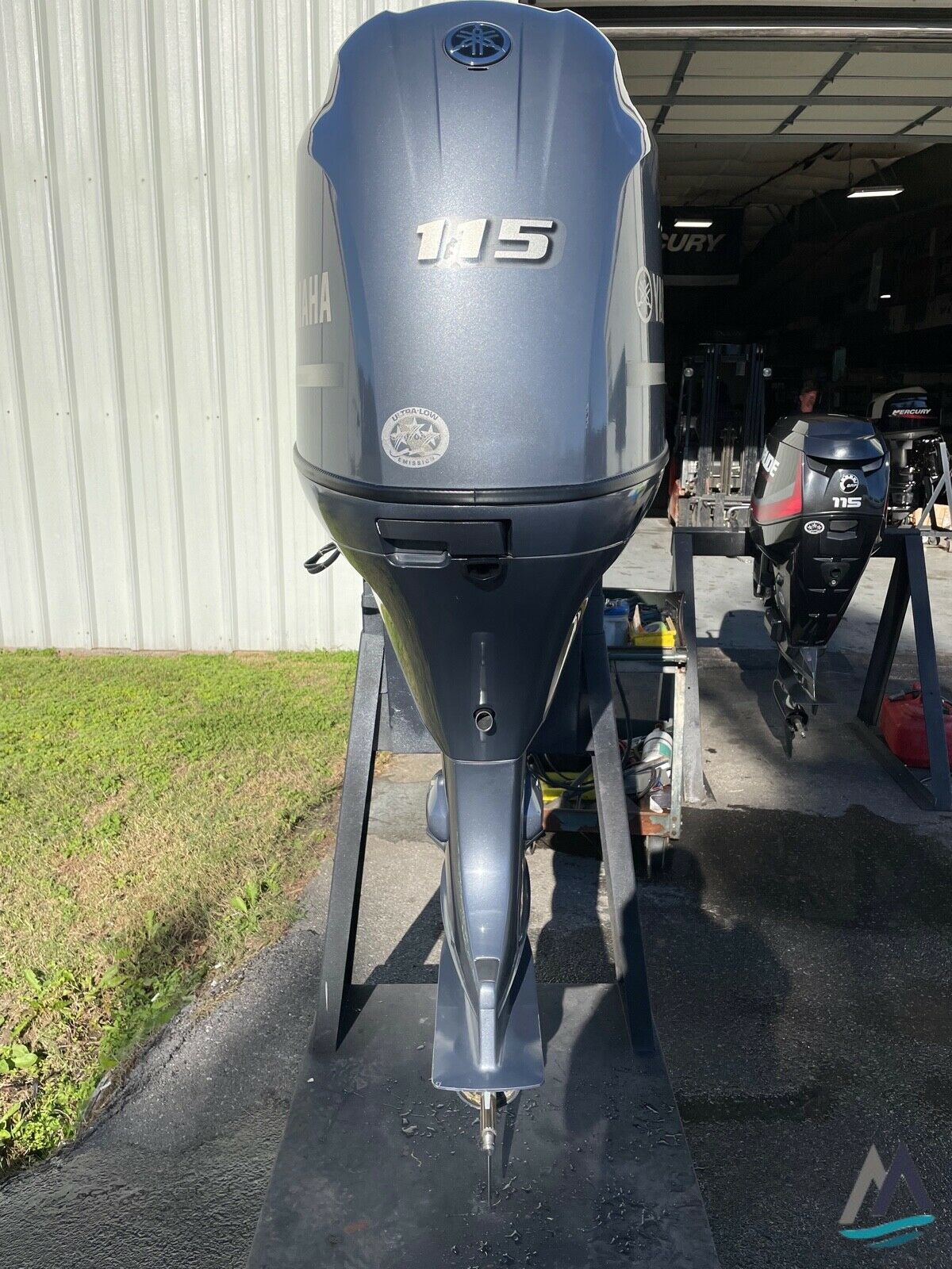 2015 Yamaha 115HP 4-Stroke 25-ShaftOutboard-Motor - Image 2