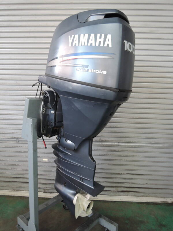 2010 Yamaha 100hp 4 Stroke 25 Shaft Outboard Motor