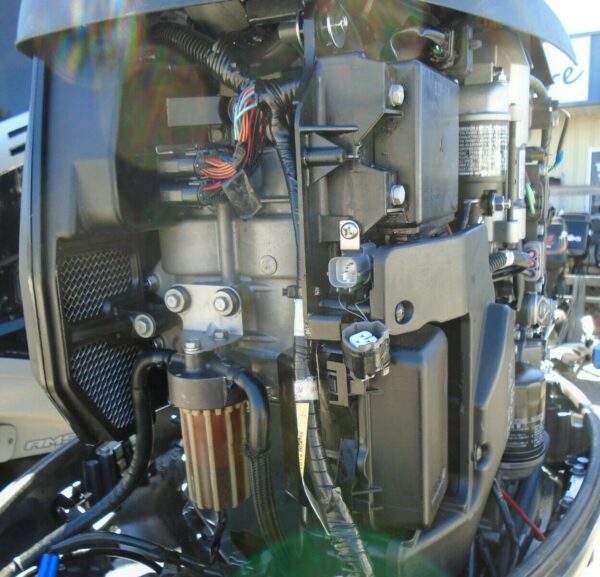 2015 Yamaha 150hp 4-Stroke 25-Shaft Outboard Motor - Image 4
