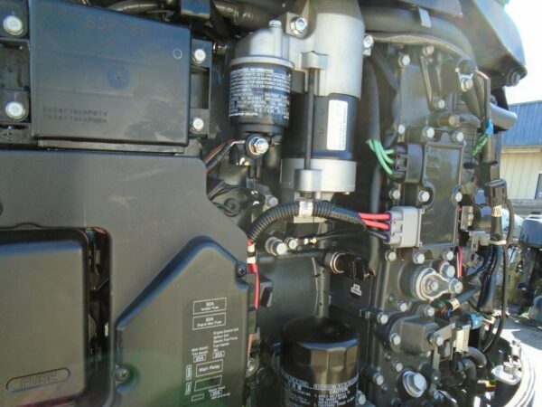 2015 Yamaha 150hp 4-Stroke 25-Shaft Outboard Motor - Image 3