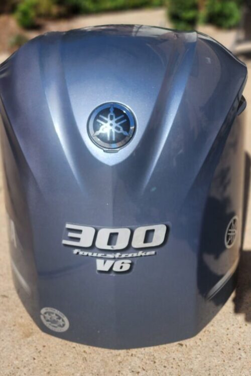 Used Yamaha 4.2L 300hp 4 stroke top cowling