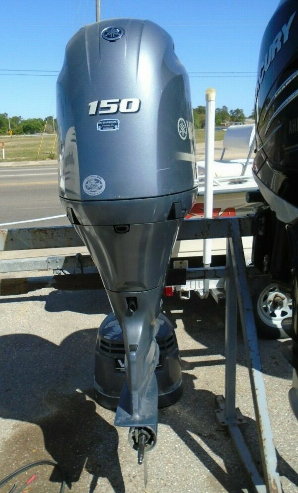 2015 Yamaha 150hp 4-Stroke 25-Shaft Outboard Motor