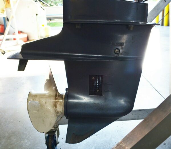 2010 Yamaha 25hp 4-stroke long-shaft outboard motor - Image 4
