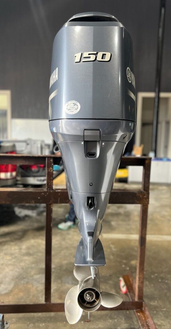 2014 Yamaha 150 HP F150LA 20” Shaft RH Outboard Motor Engine with only 494.1 Hours! Motor is super clean Like new.