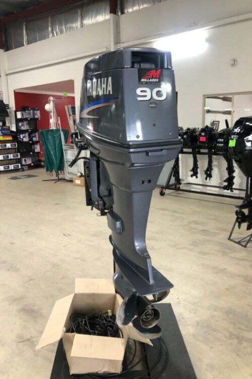 2010 Yamaha 90HP 4 stroke 25″ shaft Outboard Motor