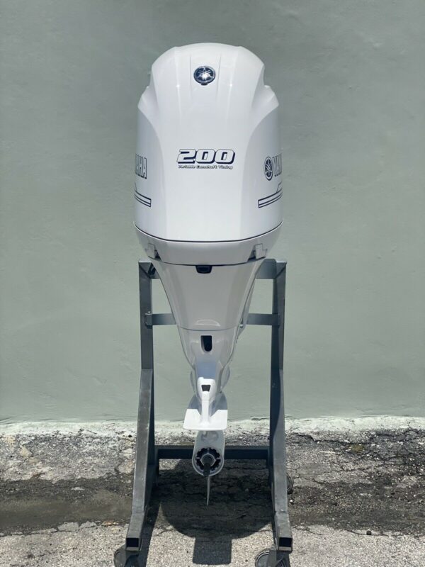 2014 Yamaha 200hp 4-stroke 25” outboard Motor
