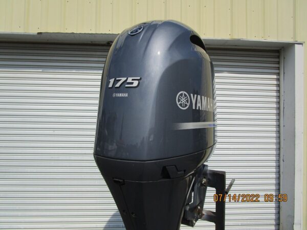 2018 Yamaha 175hp 4-Stroke 25” Outboard-Motor