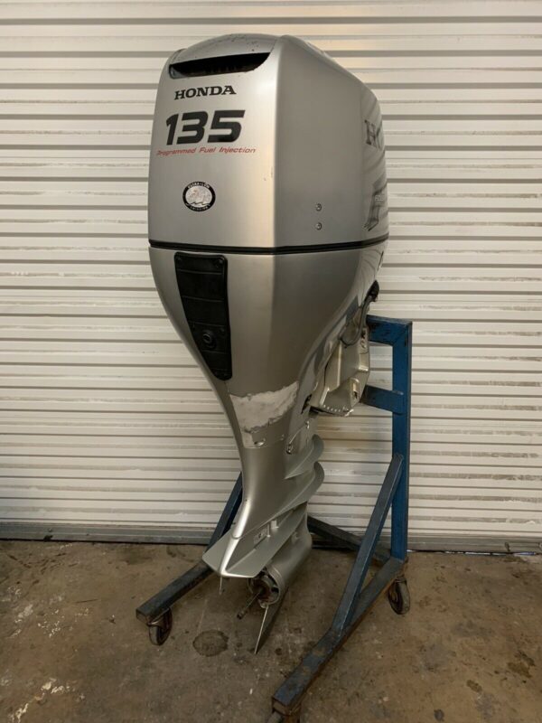 2011 Honda 135hp 4 Stroke 25” Outboard Motor