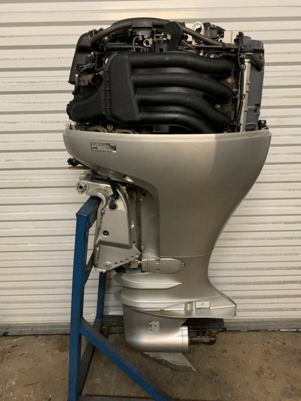 2011 Honda 135hp 4 Stroke 25” Outboard Motor - Image 3