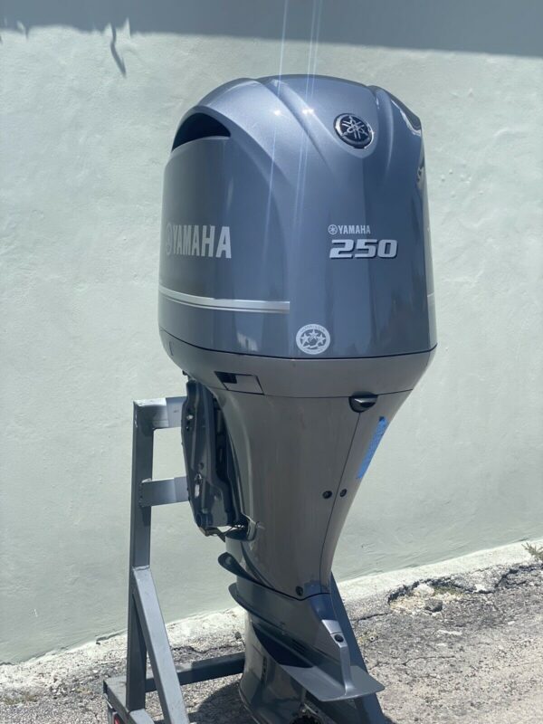 2018 Yamaha 250hp 4 Stroke 25” Outboard Motor