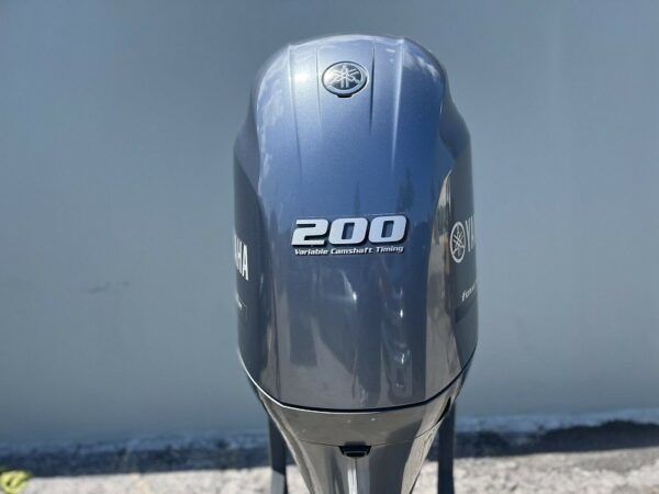 2014 Yamaha 200hp 4-Stroke 25” Outboard-Motor