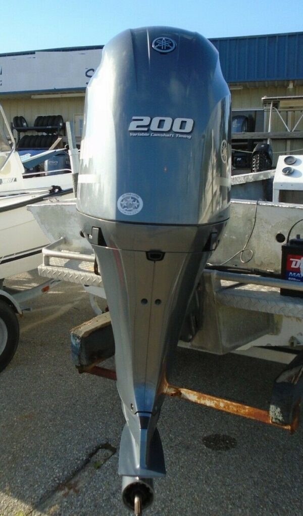 2019 Yamaha 200hp 4-Stroke 25-shaft Outboard Motor