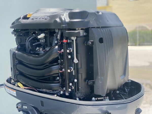 2018 Yamaha 300Hp 4 Stroke 25” Outboard Motor - Image 4