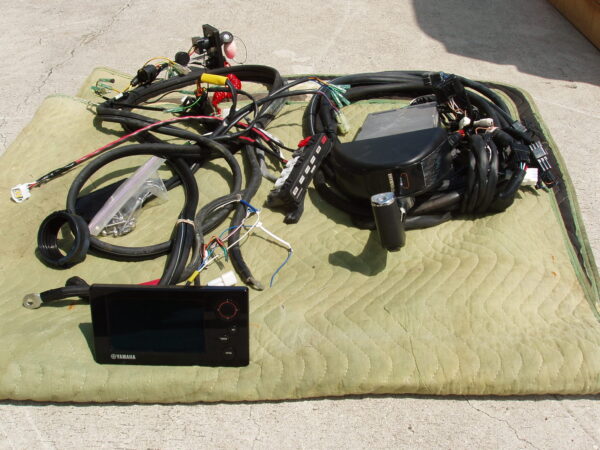 2014 Yamaha 300hp 4 Stroke V6 25” Outboard Motor - Image 3