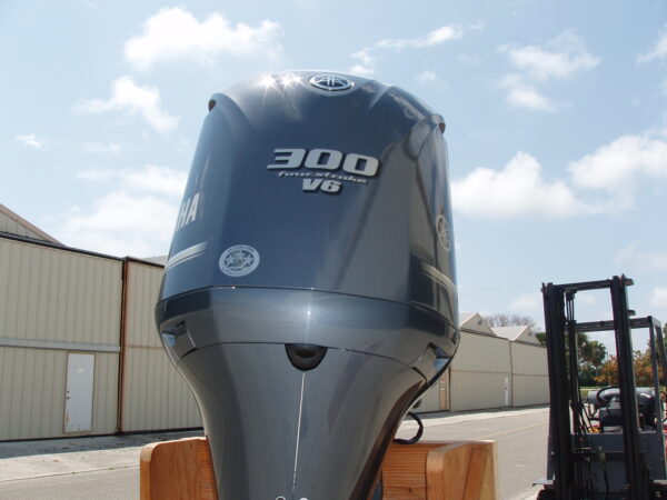 2014 Yamaha 300hp 4 Stroke V6 25” Outboard Motor