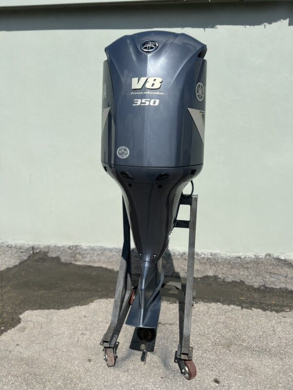 2018 Yamaha 350hp V8 4 Stroke 30 Shaft Outboard Motor