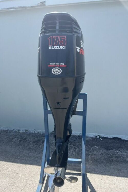 2011 Suzuki 175hp 4-Stroke 25” Outboard Motor