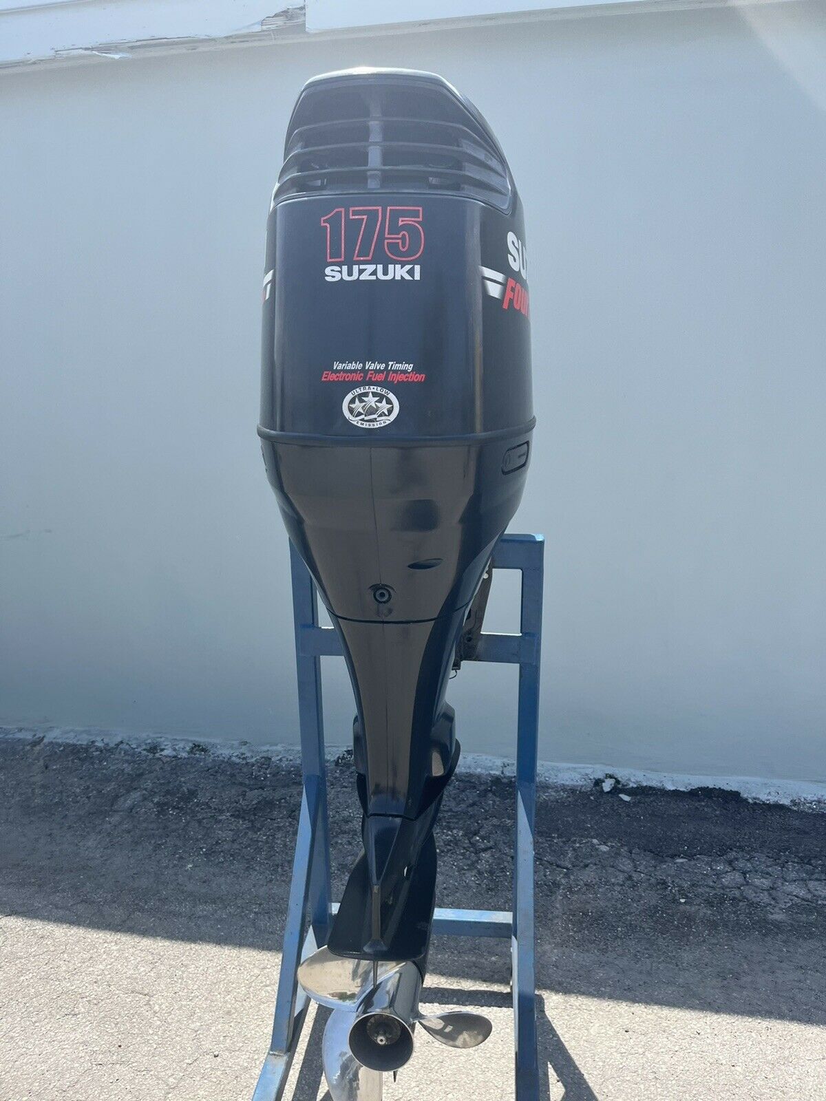 2011 Suzuki 175hp 4-Stroke 25” Outboard Motor - Image 2