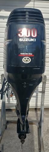 2011 Suzuki 300hp 4 Stroke 25” Outboard Motor