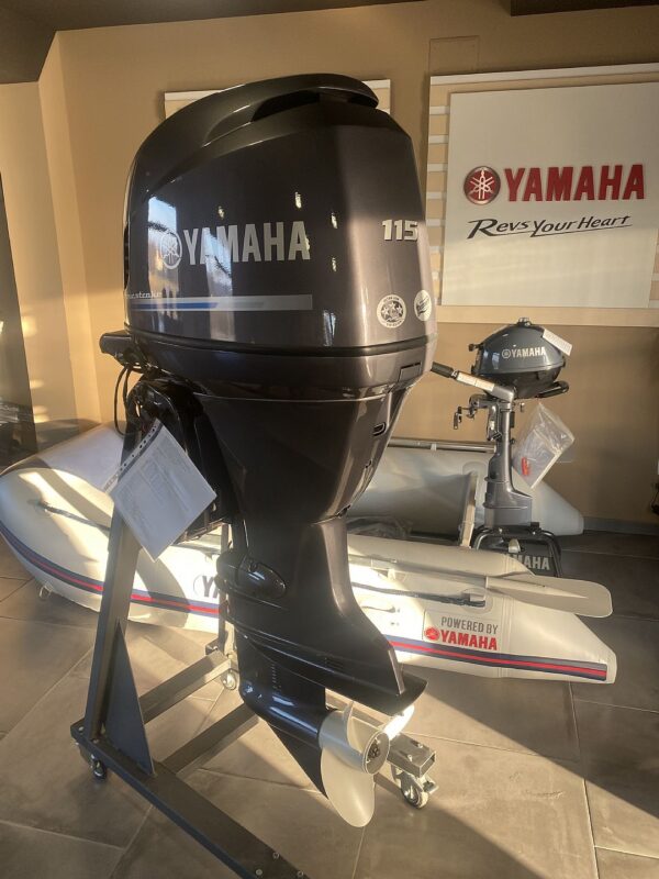 2011 Yamaha 115hp 4-Stroke 25-Shaft Outboard Motor