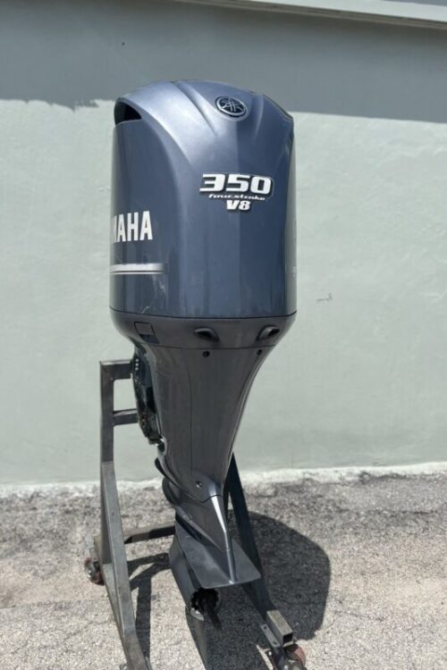 2011 Yamaha 350hp V8 4 Stroke 25 Shaft Outboard Motor