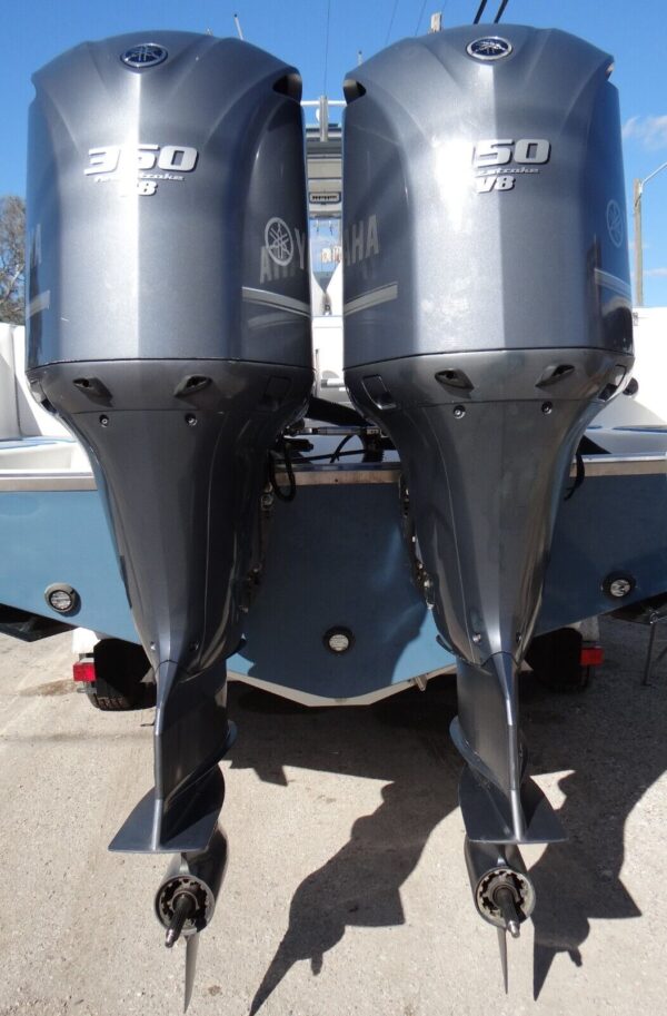 Pair 2014 Yamaha V8 350HP 4-Stroke 30″ Outboard Motors