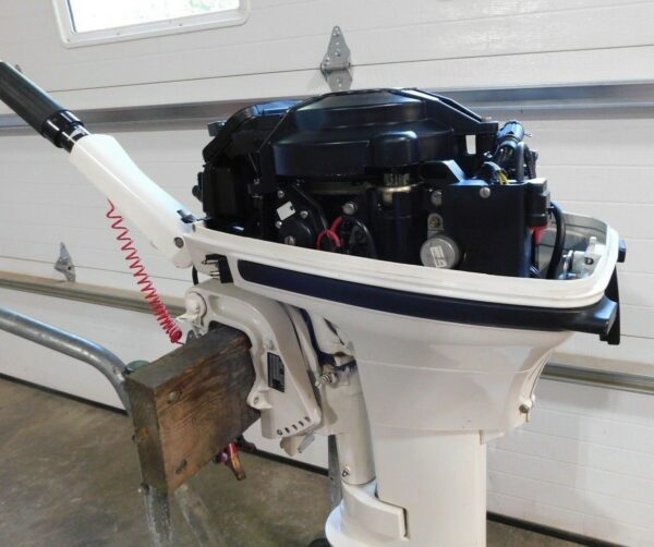 Johnson 15hp 2 Stroke Outboard Motor with Tiller Handle - Image 4